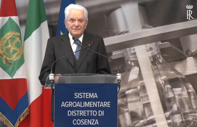 Mattarella in vista del 1° Maggio:  Il lavoro non è una merce